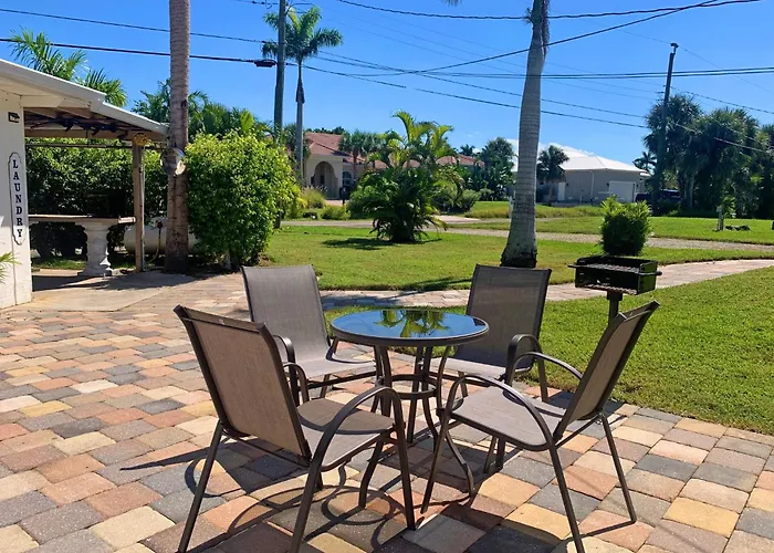 2 Bed Cottage With Pool, Close To Beach! Bbq Grills & Patio