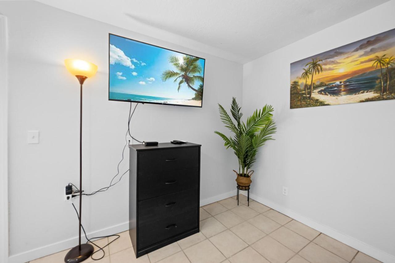 Apartment 2 Bed With Pool, Close To Beach! Bbq Grills & Patio Fort Myers